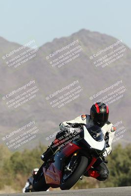 media/Dec-01-2025-Moto Forza (Mon) [[2daa91e15f]]/2-Intermediate Group/Session 2 Turn 9 Entry/